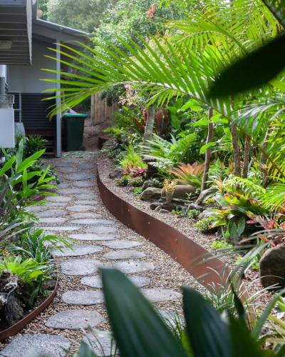 FormBoss Redcor Steel Garden Edging